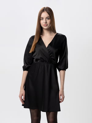 Чорна вечірня сукня з V-подібним вирізом і  | 6747047