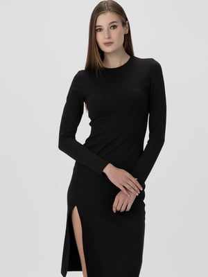 Приталена чорна сукня з розрізом | 6738517