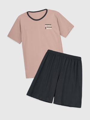 Піжама: бежева футболка і сірі шорти | 6739599