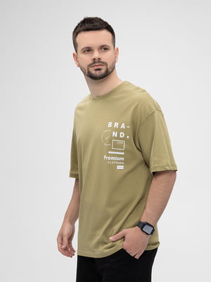 Бавовняна футболка кольору хакі з принтом | 6740229