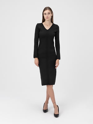 Чорна сукня-футляр з V-подібним вирізом | 6740959