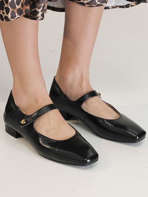 Кожаные черные туфли с застежкой с бусиной | 6759744