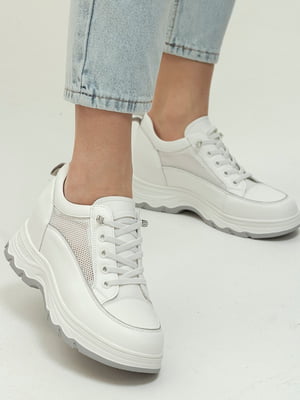Летние кожаные белые кроссовки на шнуровке | 6777969
