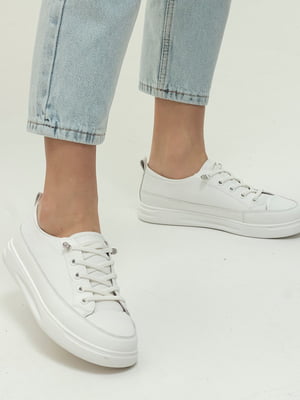 Белые кожаные классические кеды на шнуровке | 6777972