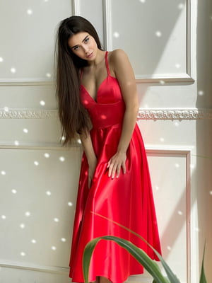 Вечернее красное платье с длинной юбкой в складку | 6782136