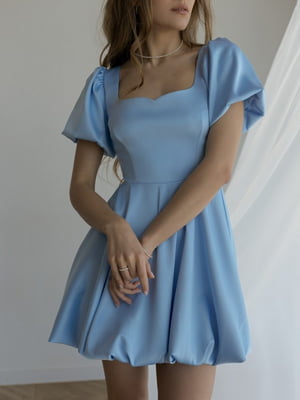 Короткое винтажное голубое платье с расклешенной юбкой | 6782154