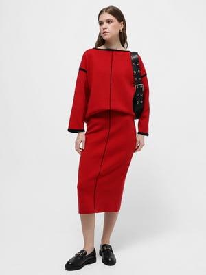Вязаный красный костюм-двойка: джемпер и прямая юбка по колено | 6782665