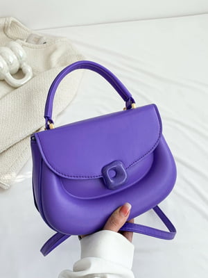 Фіолетова сумка крос-боді на ремінці з маленькою ручкою | 6783536