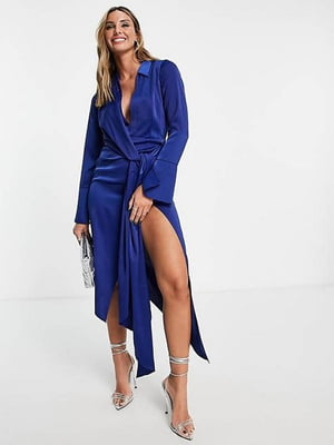 Асиметрична синя сукня-міді з глибоким декольте та декоративною зав’язкою | 6791028