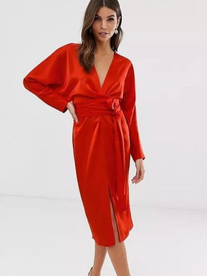 Червона приталена сукня з поясом та розрізом | 6791076