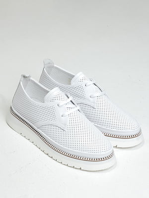 Белые кожаные перфорированные туфли | 6796544
