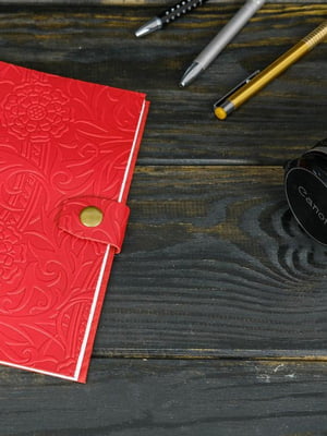 Красный блокнот в кожаной обложке с тиснением формата А5 | 6798002