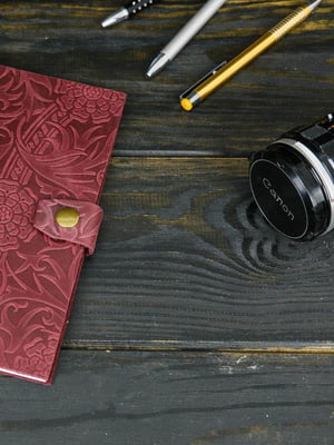 Бордовый блокнот в кожаной обложке с тиснением формата А5 | 6798003