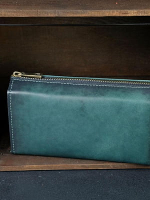 Кожаный кошелек-клатч "Тревел" зеленого цвета | 6798659