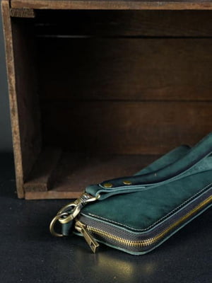 Кожаный зеленый кошелек-клатч на круговой молнии с ремешком | 6799026