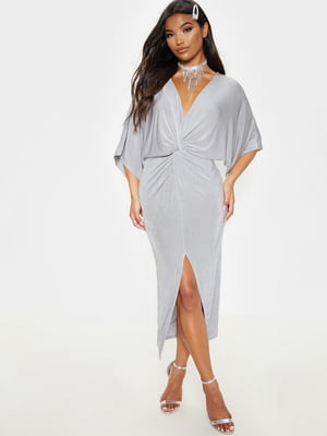 Срібляста сукня-міді з вільним ліфом та драпіруванням | 6802366