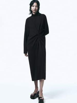 Платье черное с высоким воротником | 6804291
