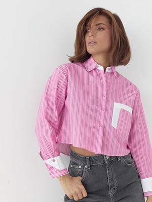 Укорочена рожева сорочка в смужку з двома кишенями | 6805093