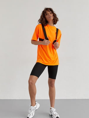 Чорно-помаранчевий костюм: футболка, велосипедки та портупея | 6805703