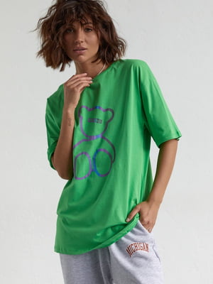 Зелена футболка з принтом ведмедика і написом Milano | 6806227