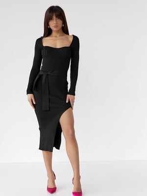 Приталена сукня з розрізом та поясом чорна | 6806615