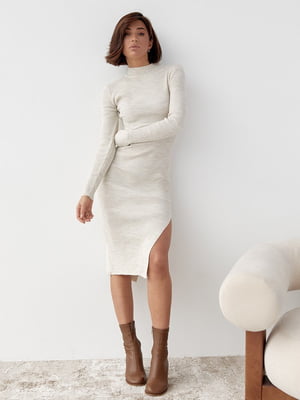 Базова сукня міді в рубчик із розрізом молочна | 6806714
