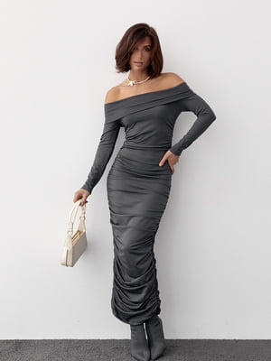 Силуетна сукня з драпіруванням і відкритими плечима темно-сіра | 6806746