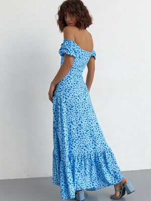 Довга сукня з оборкою та розрізом блакитна | 6806750