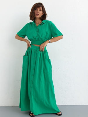 Літній зелений костюм на гудзиках: укорочена блуза та спідниця-максі | 6807203