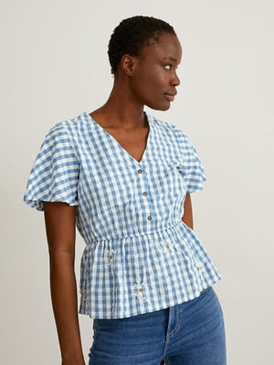 Картата біло-блакитна блуза з розкльошеним низом з вишивкою | 6811747