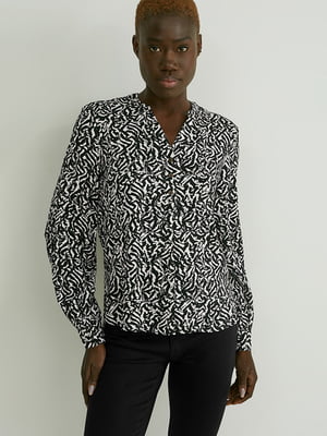 Асиметрична чорно-біла блузка з абстрактним принтом | 6811754