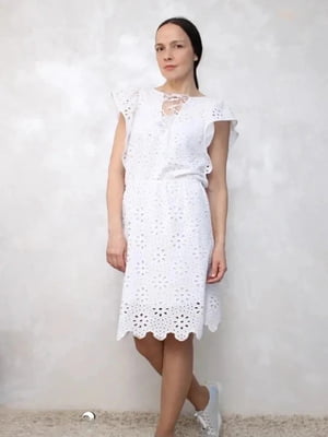 Біла сукня А-силуету з прошви декорована мереживом | 6764653