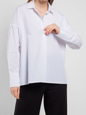 Біла бавовняна сорочка з закругленою спинкою | 6764990