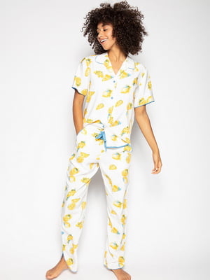 Піжама молочного кольору із лимонним принтом: сорочка та штани | 6815593