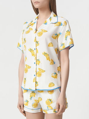 Піжама молочного кольору із лимонним принтом: сорочка та шорти | 6815594