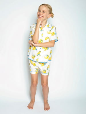 Піжама молочного кольору із лимонним принтом: сорочка та шорти | 6815597