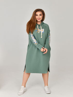 Сукня-худі оливкового кольору з принтом та розрізами з боків | 6816424