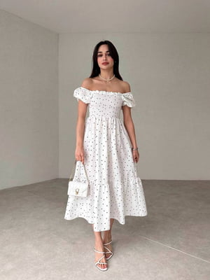 Біла сукня-міді в горошок з відкритими плечима | 6816885