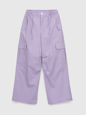 Прямі штани бузкового кольору з накладними кишенями | 6818324