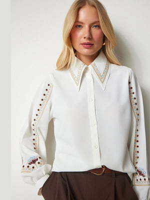 Блуза-сорочка біла з вишивкою | 6826402