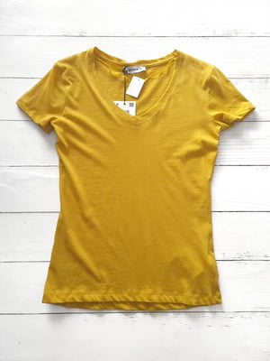 Жовта футболка з v-образним вирізом | 6826751
