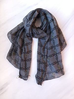 Асиметричний сірий шарф-палантин у принт-ланцюги (144х88 см) | 6827088