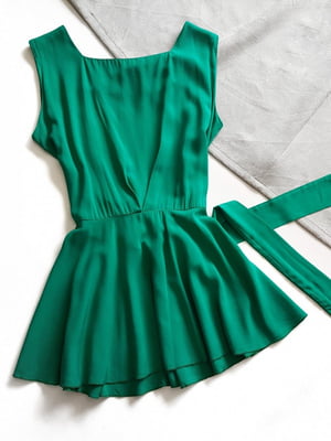 Блуза зелена з відкритою спинкою і поясом  | 6827349