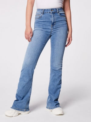 Блакитні джинси кльош зі збірками | 6827451