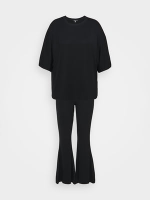Трикотажний чорний костюм: оверсайз футболка та штани-кльош | 6699126