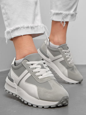 Сіро-білі кросівки на шнурівці | 6828270