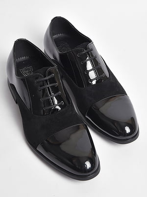 Туфлі підліткові на шнурівці чорного кольору | 6828701