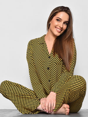 Жовто-чорна піжама в шаховий принт: сорочка та штани | 6828911