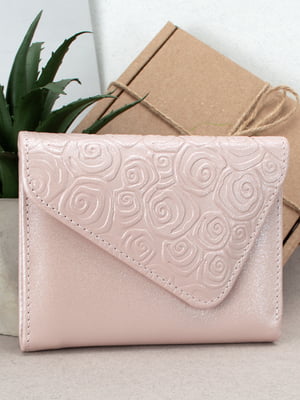 Шкіряний рожевий гаманець з квітковим тисненням | 6829095