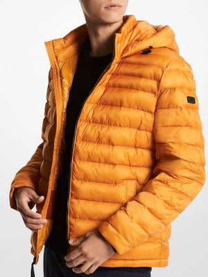 Оранжеваяя куртка из стеганного материала | 6685412